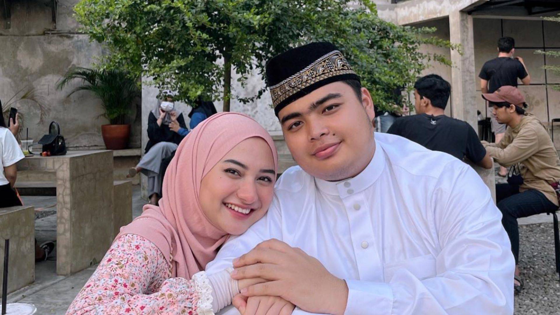 Айолликни кучайтирувчи чой. Istri farhan. Istri farhan. Istri farhan. Istri farhan.