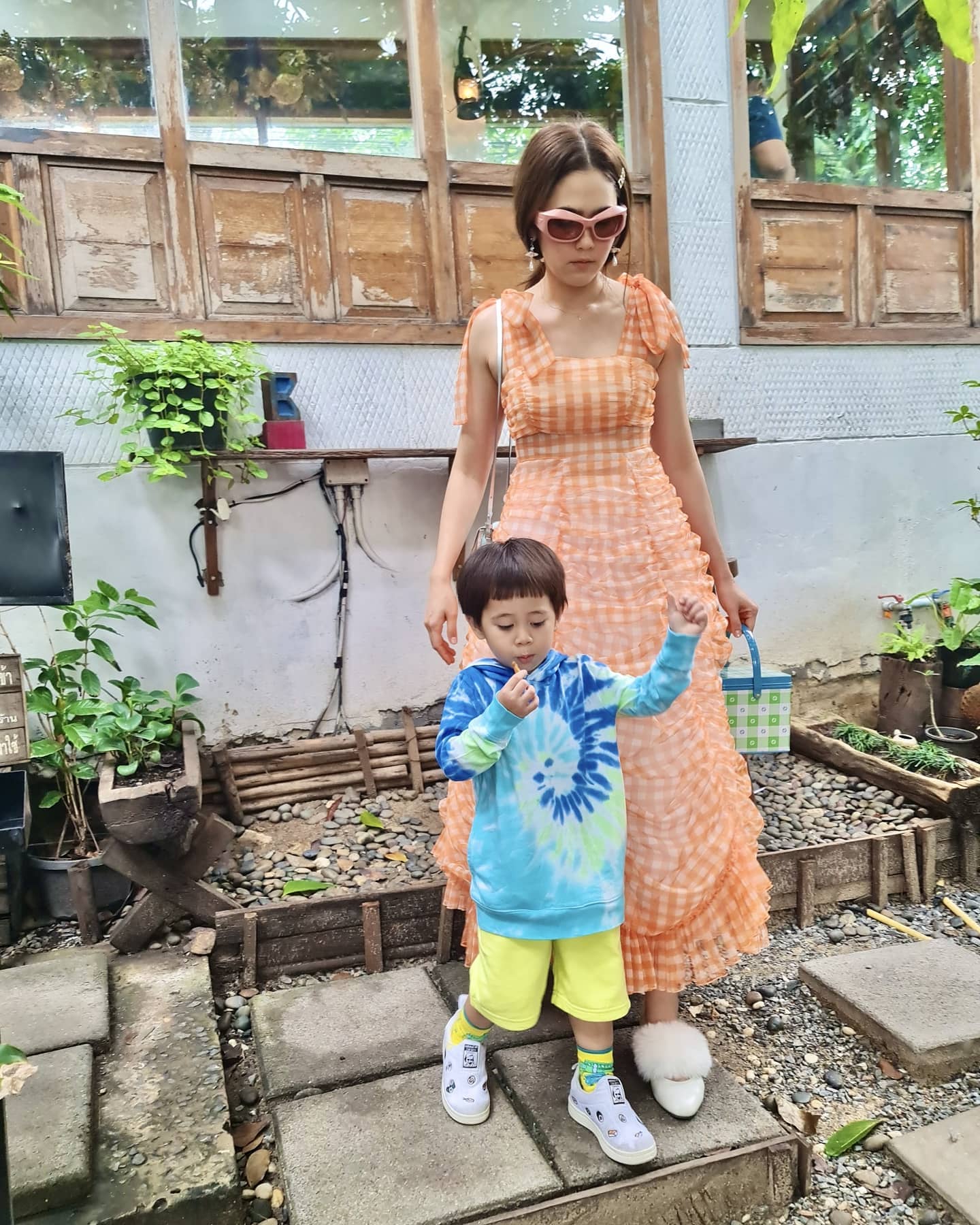 ម្តាយល្អលួងលោម​ និងផ្តល់ក្តីស្រលាញ់ដល់កូន