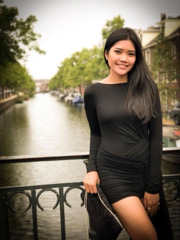 សូរ្យ អេណា