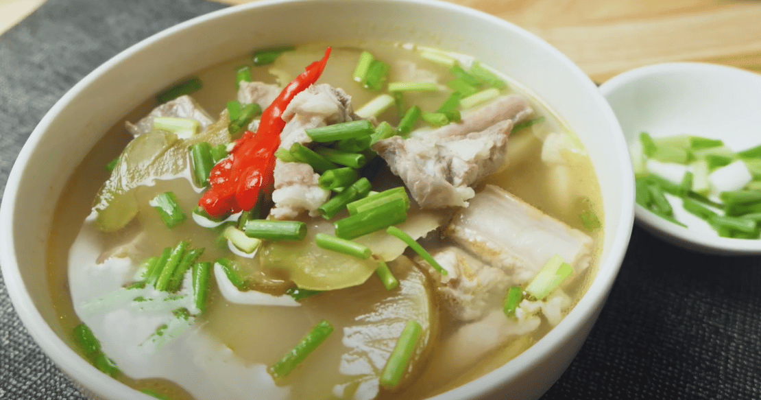 ស្ងោរគល់ស្ពៃកំប៉ុង ឆ្អឹងជំនីជ្រូក