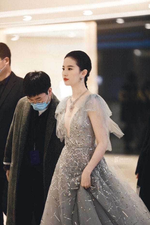 រូបភាព Liu Yifei ចូលរួមកម្មវិធី