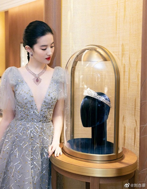 រូបភាព Liu Yifei ចូលរួមកម្មវិធី