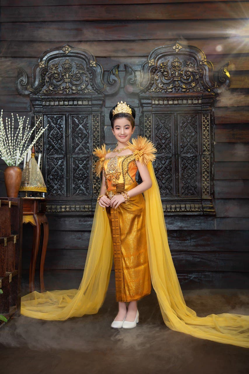 ព្រះនាង​តូច នរោត្តម​ ជេនណា ក្នុងឈុត​នារី​ខ្មែរ​ថែអង្គរ​