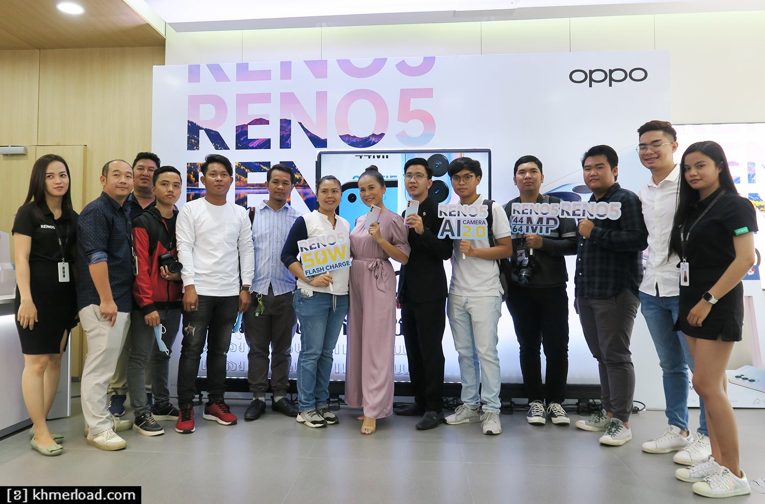 &nbsp;OPPO Reno5&nbsp;
