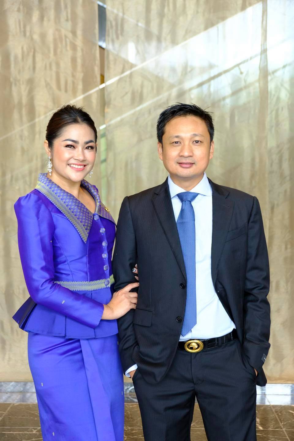អ្នកនាង ចនច័ន្ទ លក្ខិណា និងគូស្នេហ៍