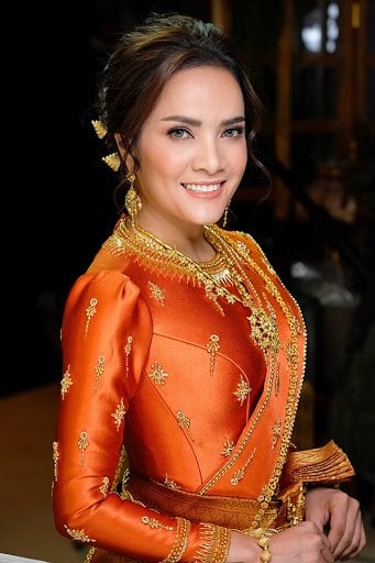 អ្នកនាង ពេជ្រ សោភា