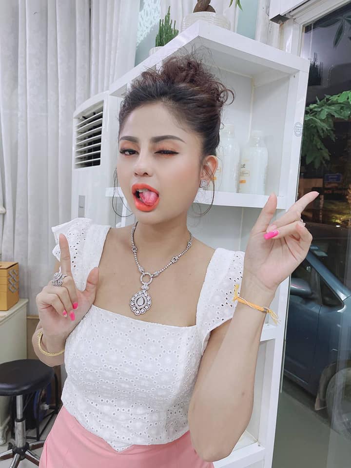 &nbsp;រ៉ូស
