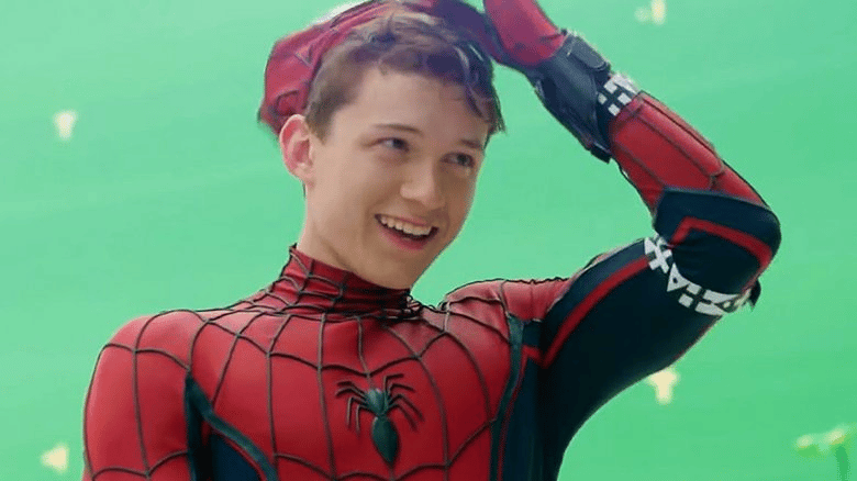 រូបលោក Tom Holland&nbsp; &nbsp; កំពុងសម្ដែងជាតួអង្គ Spiderman (Peter Parker)