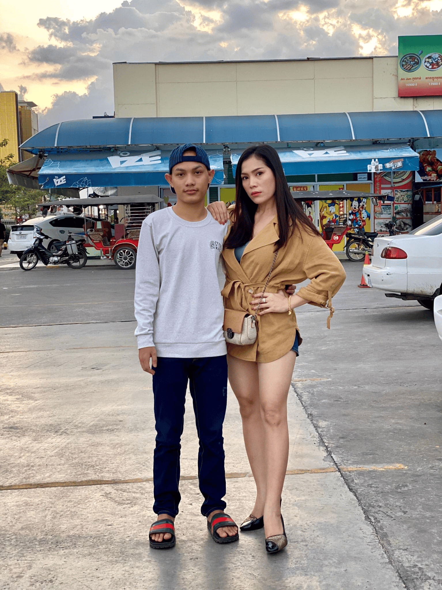 តារាសម្តែង សឿន ផាភួង និងកូនប្រុស