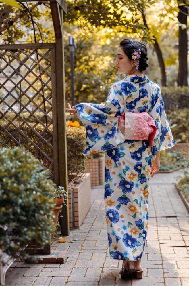 ឈុតប្រពៃណី Kimono
