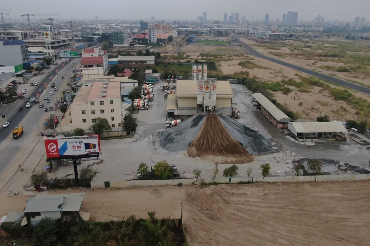 ជីប ម៉ុង អ៊ីនដាស្ទ្រីស៍&nbsp;