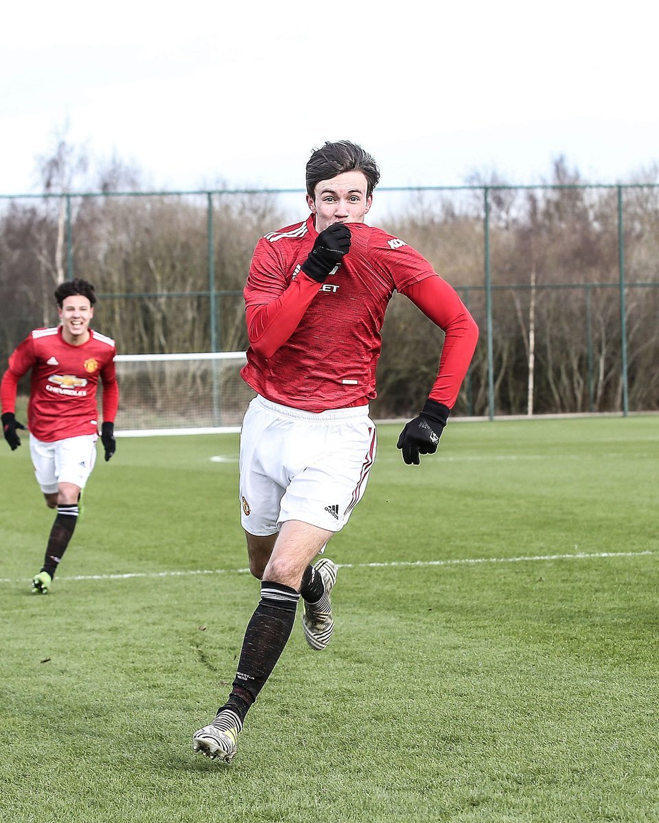 កីឡាករ Charlie McNeill