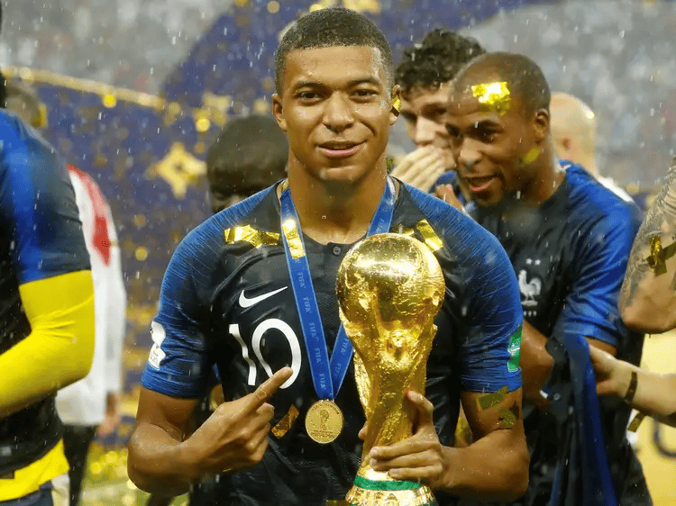 &nbsp; &nbsp;កីឡាករ​​ Kylian Mbappe