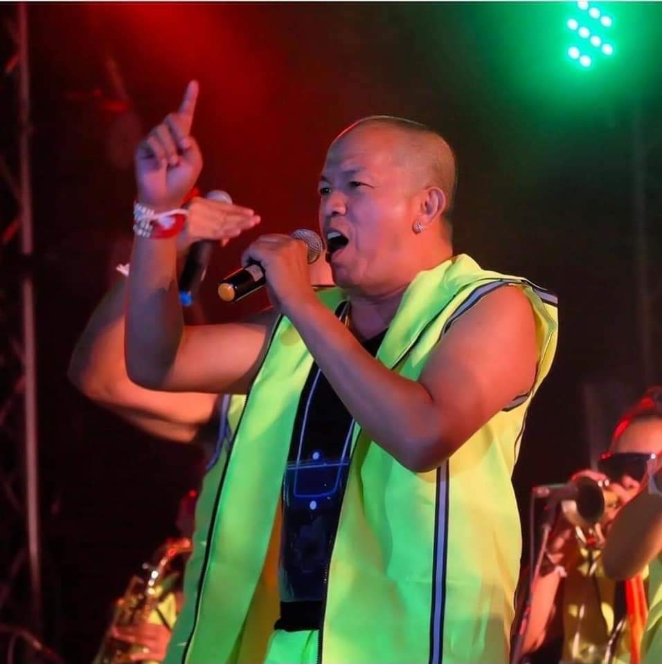 តារាកំប្លែងលោក kom chauncheun 