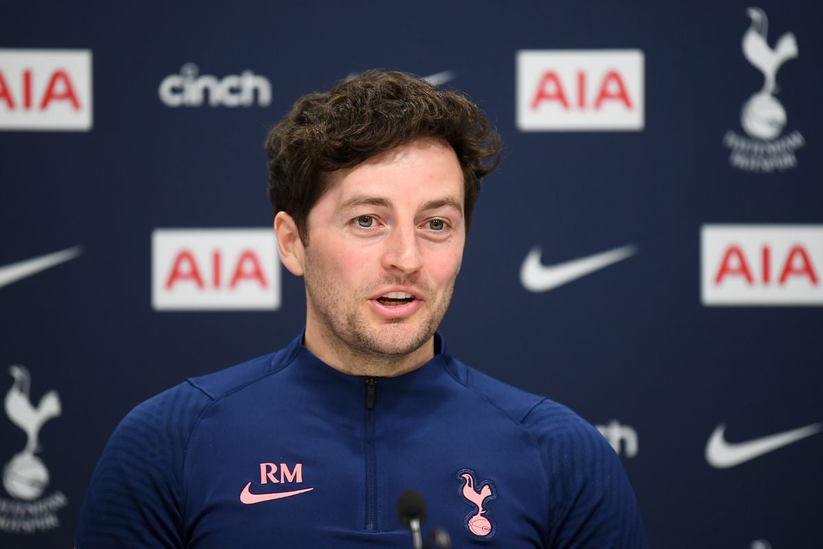 លោក&nbsp;Ryan Mason