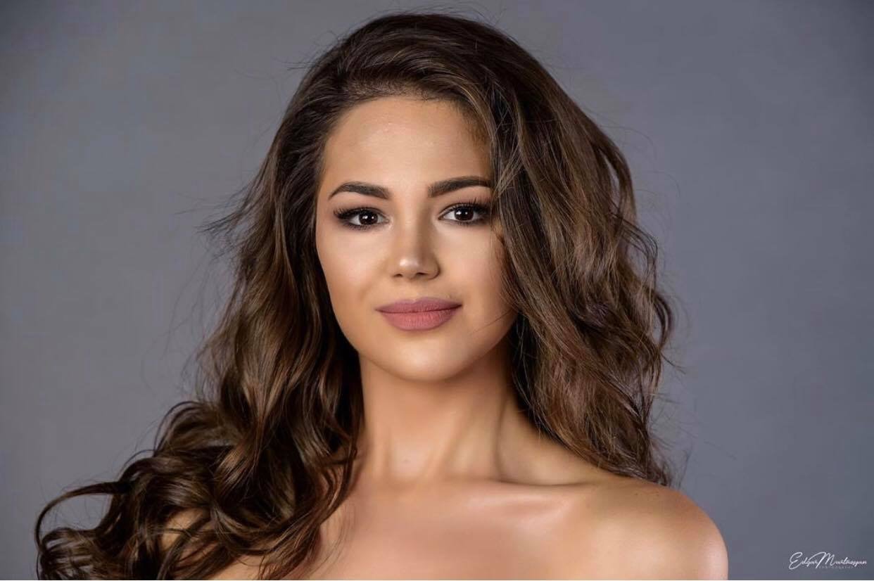 នាង Monika Grigoryan