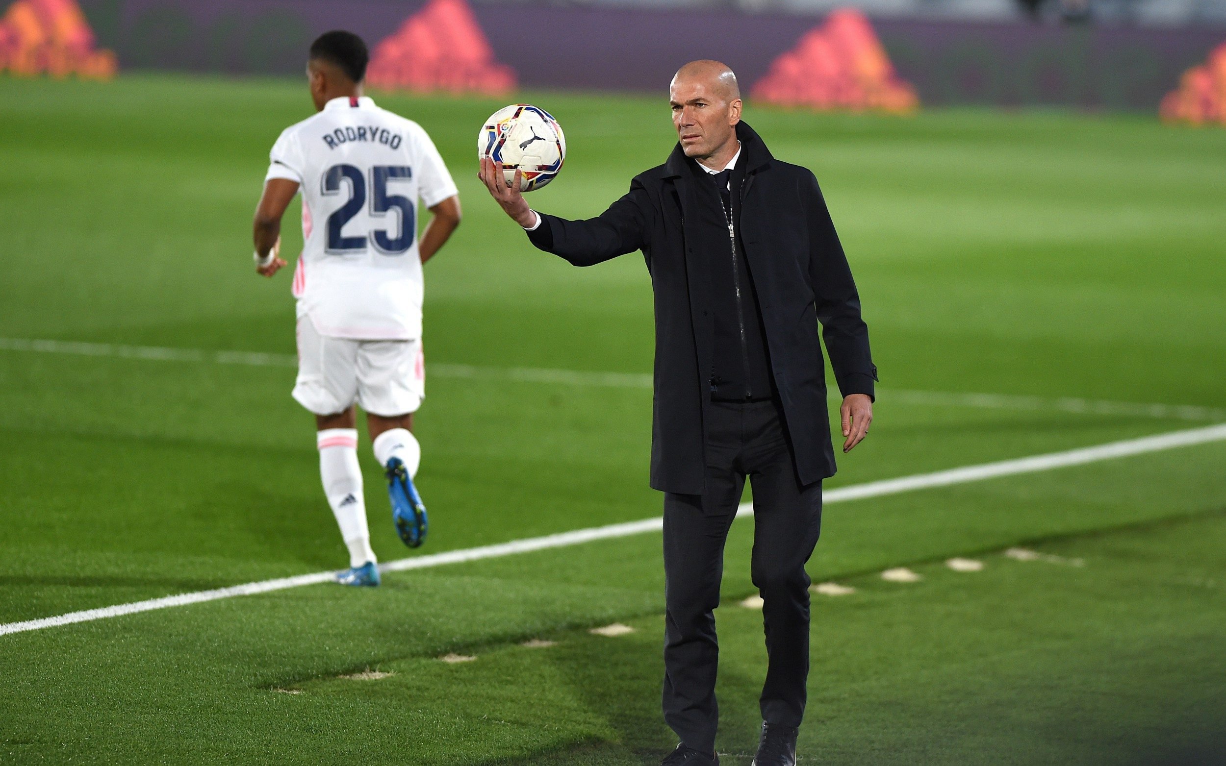&nbsp; លោក&nbsp;Zinedine Zidane