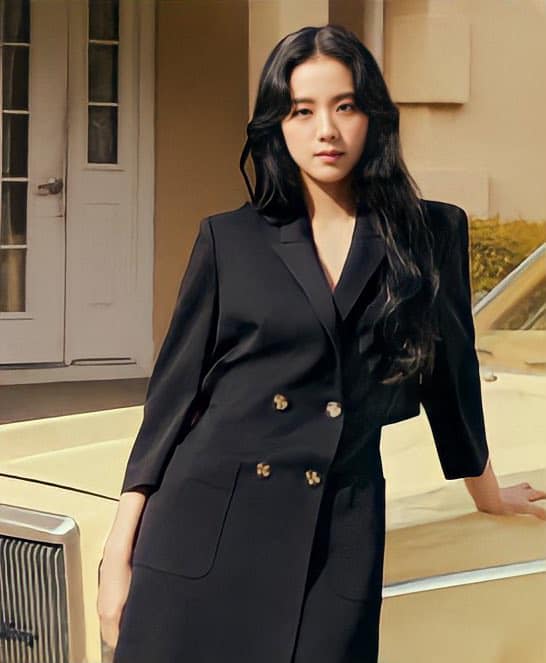 Jisoo ស្ថិតក្នុងការតុបតែងខ្លួនថ្មីប្លែក