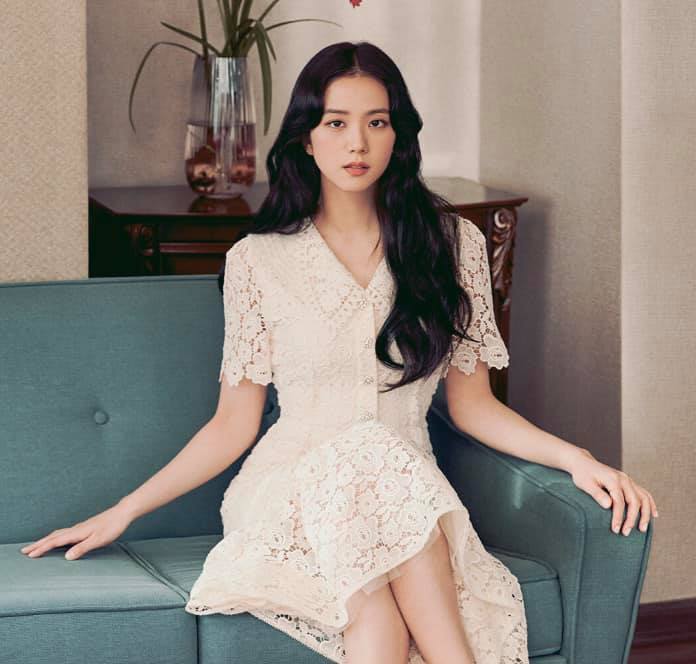 Jisoo ស្ថិតក្នុងការតុបតែងខ្លួនថ្មីប្លែក