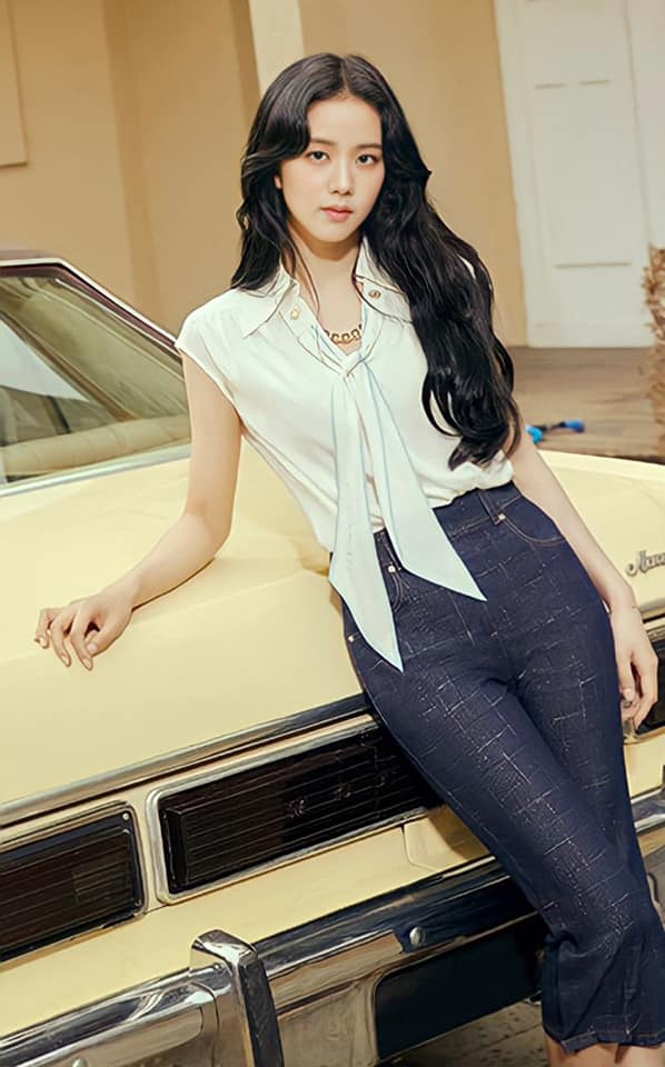 Jisoo ស្ថិតក្នុងការតុបតែងខ្លួនថ្មីប្លែក