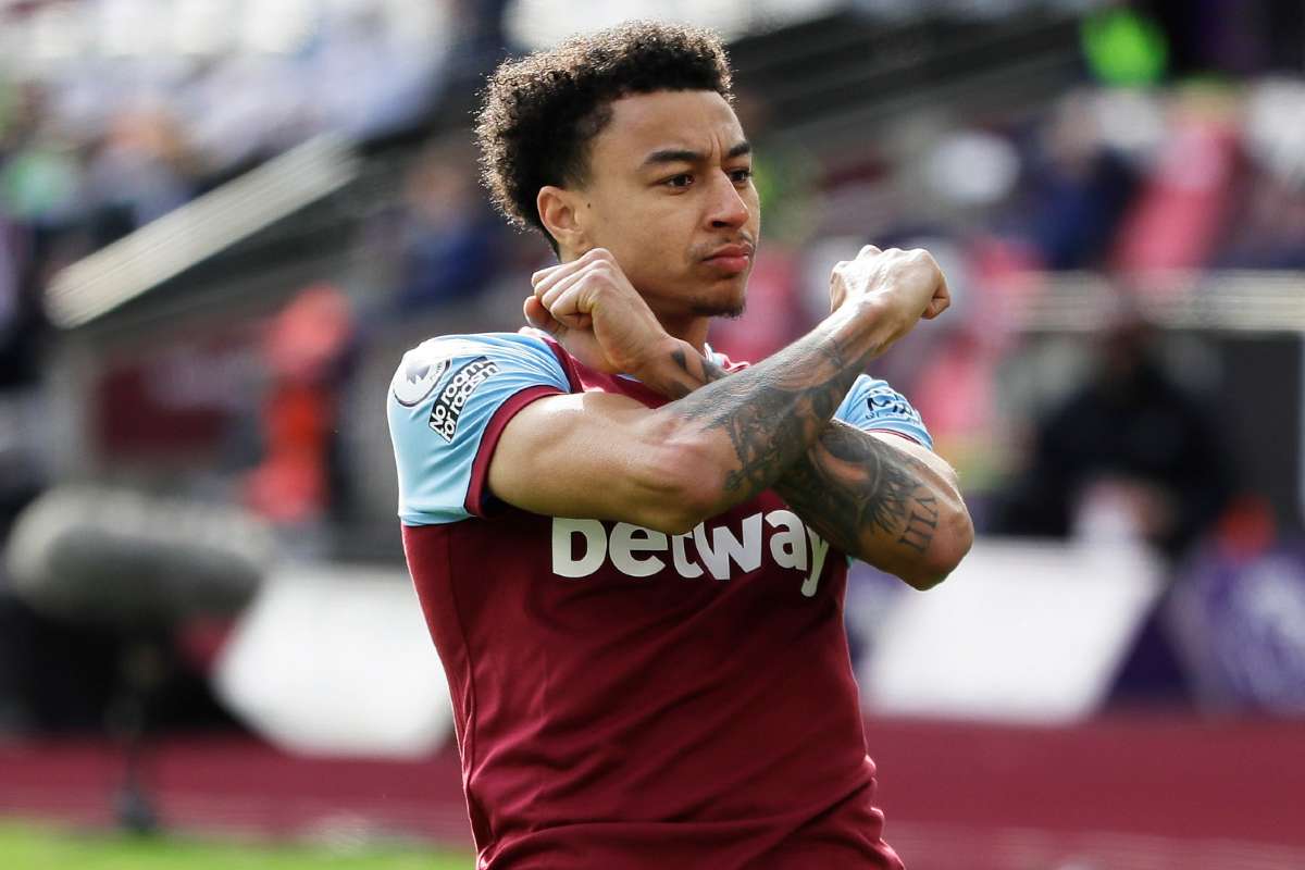 ខ្សែបម្រើ&nbsp;Jesse Lingard
