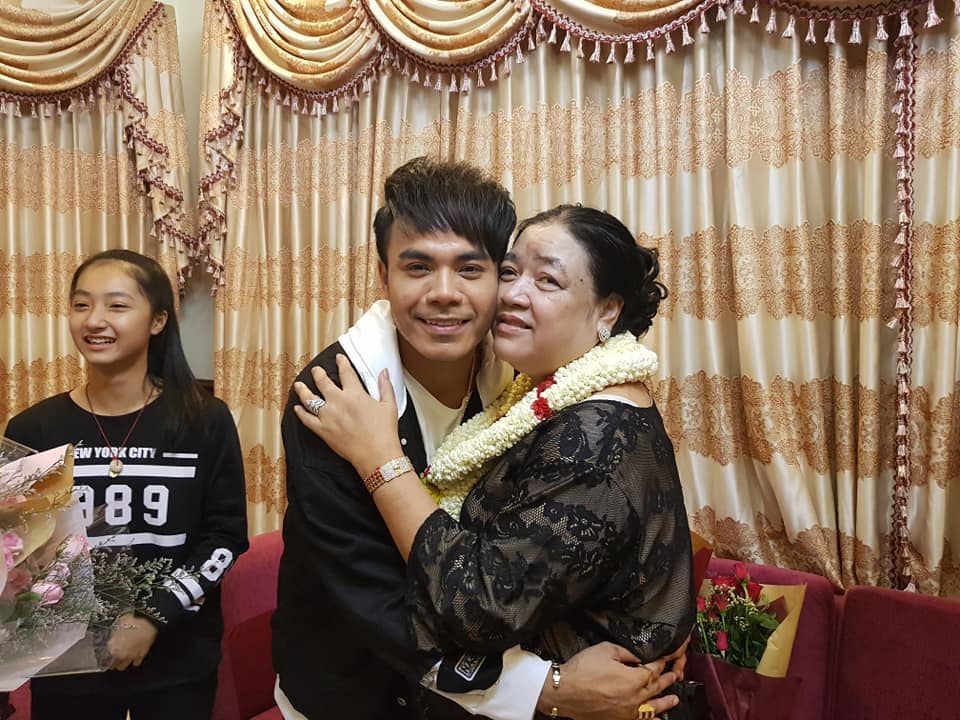 លោក ឆន សុវណ្ណរាជ និងម្តាយ