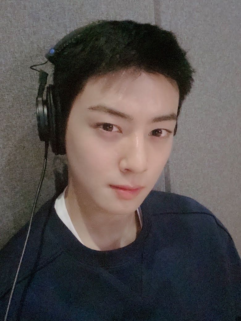 Eunwoo ពេលនេះ