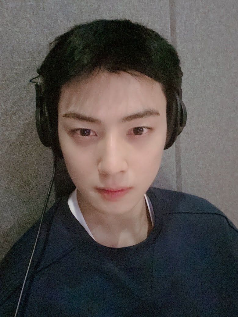 Eunwoo ពេលនេះ