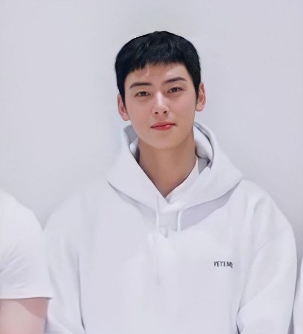 Eunwoo ពេលនេះ