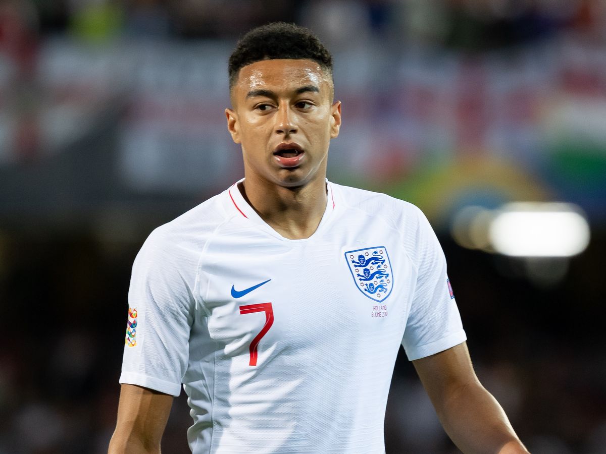ខ្សែបម្រើ&nbsp;Jesse Lingard