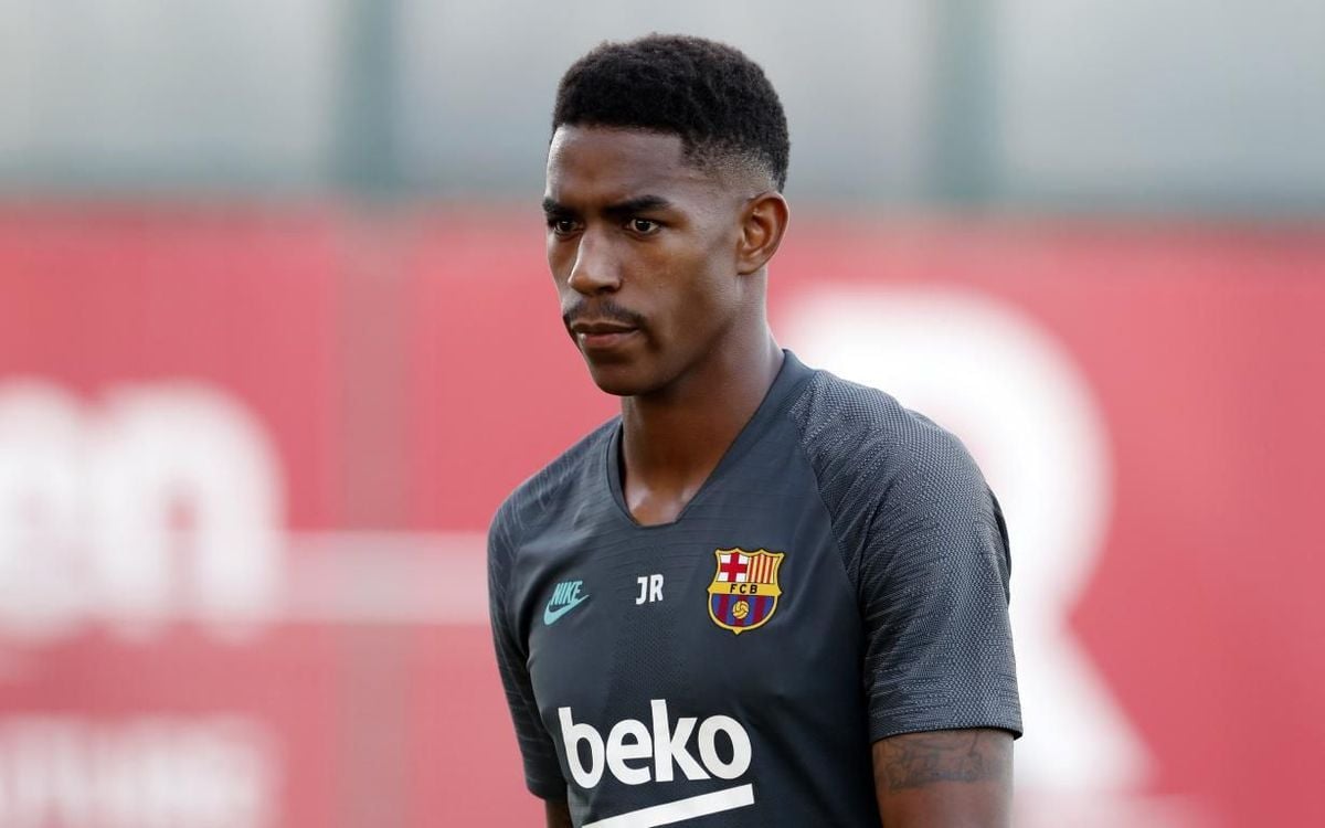 ខ្សែការពារ&nbsp;Junior Firpo