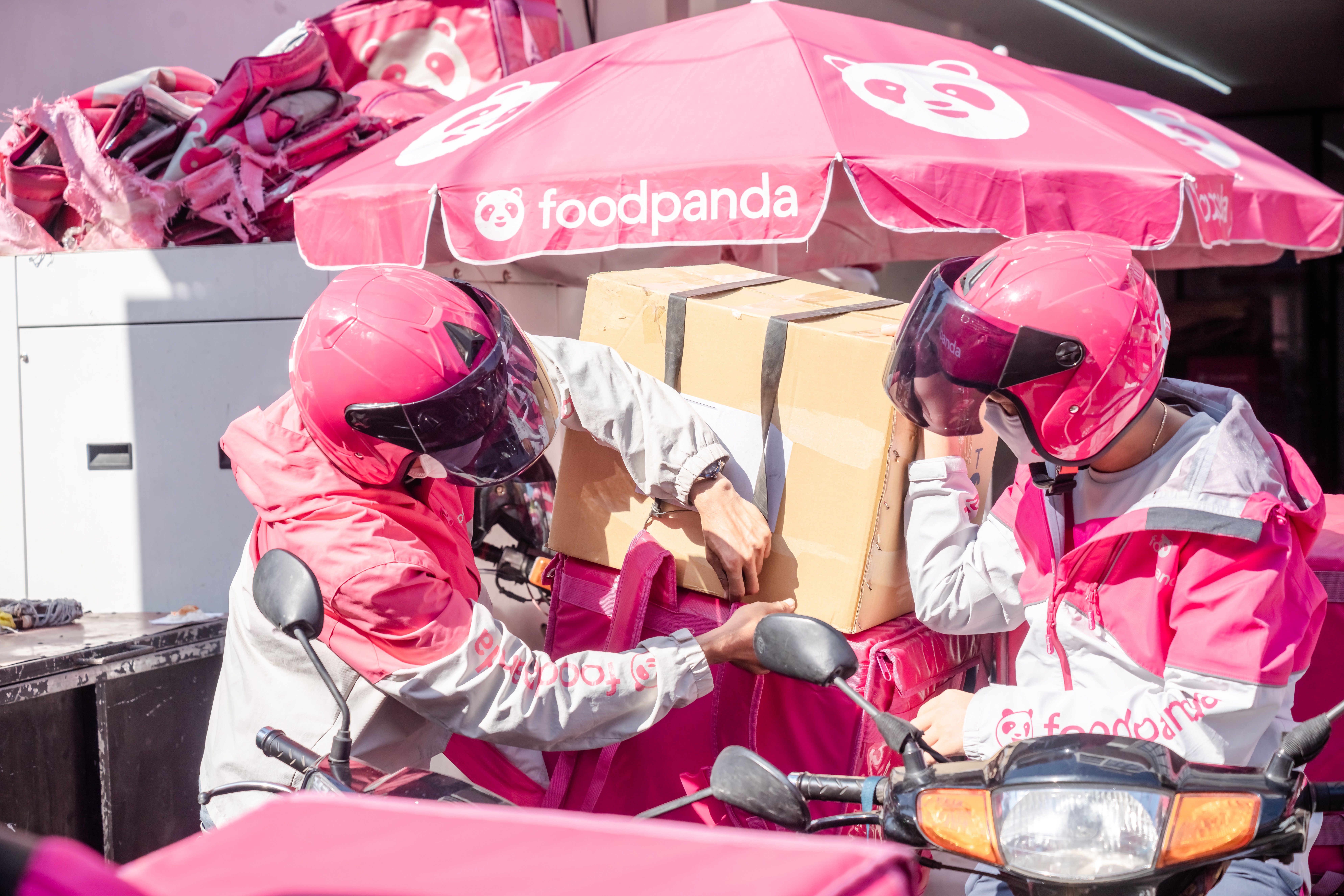 foodpanda ផ្តល់គ្រឿងបរិក្ខារពេទ្យមួយចំនួនដល់ក្រសួងការងារ