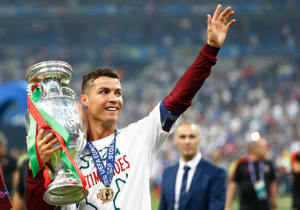 ខ្សែប្រយុទ្ធ Cristiano Ronaldo លើកពាន Euro 2016