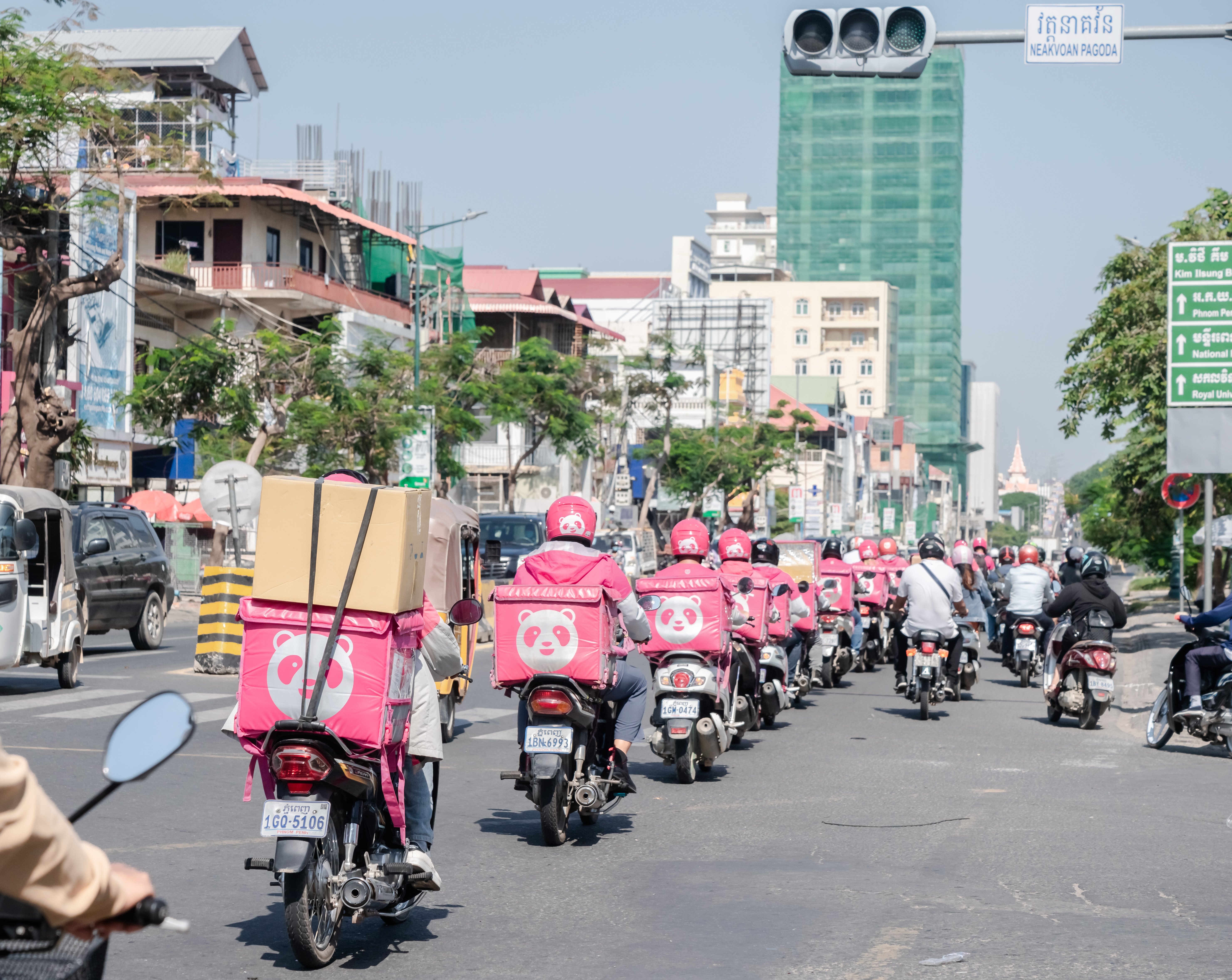 foodpanda ផ្តល់គ្រឿងបរិក្ខារពេទ្យមួយចំនួនដល់ក្រសួងការងារ