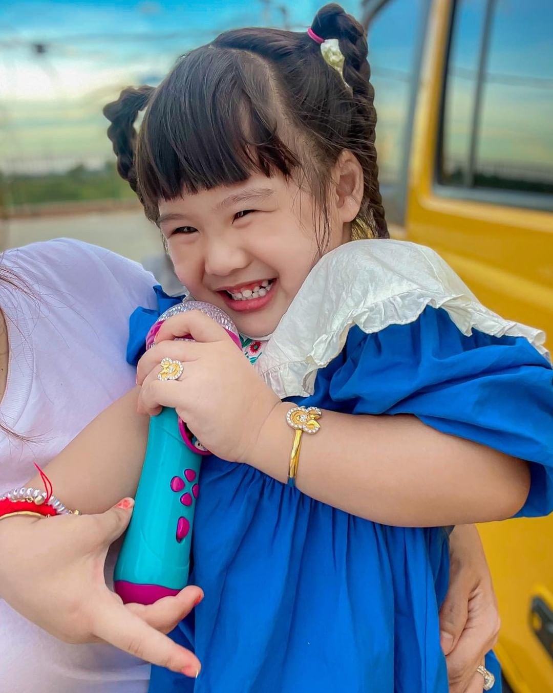 គង់ ចាន់ស្រីមុំ និង ម៉ូម៉ូ