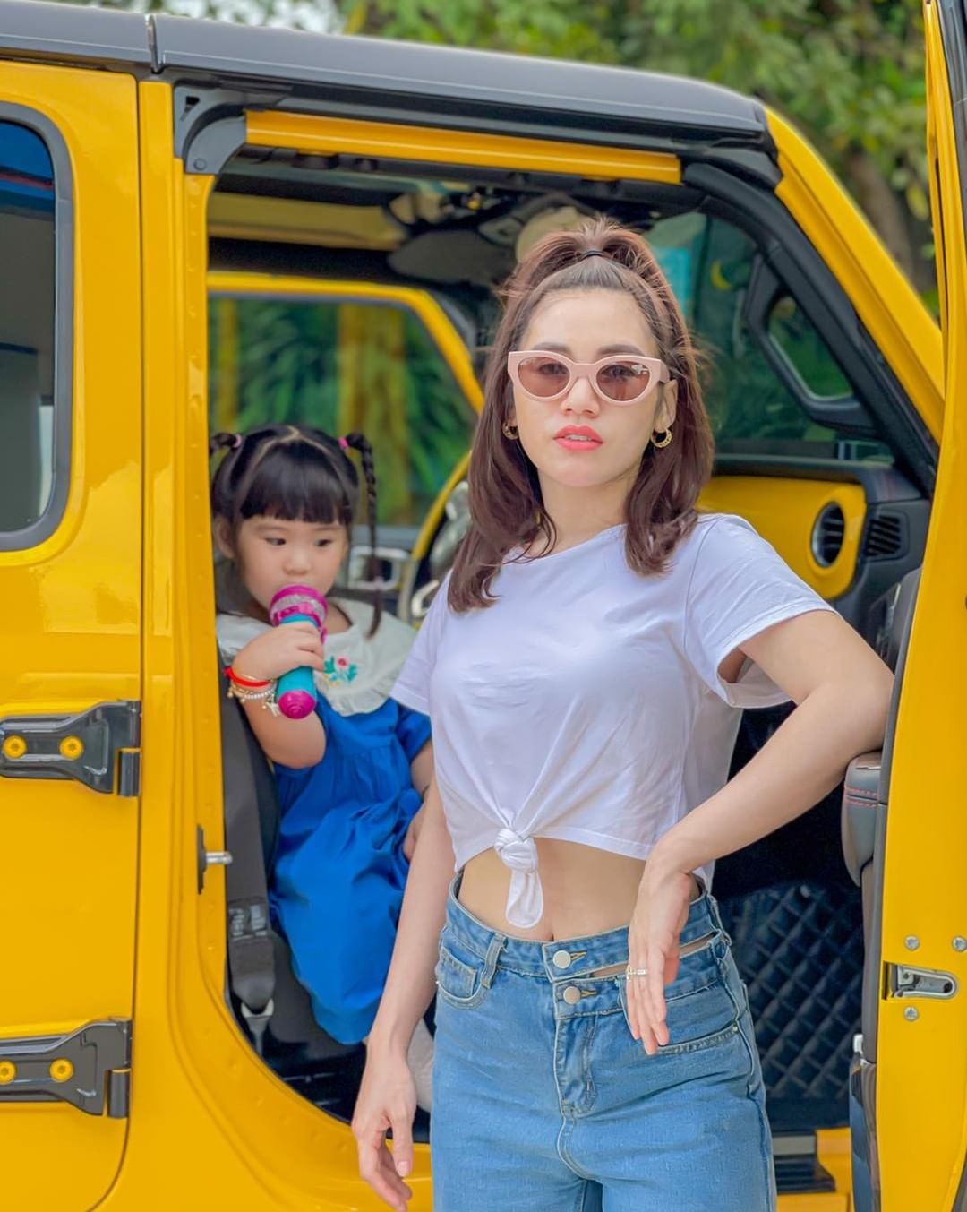 គង់ ចាន់ស្រីមុំ និង ម៉ូម៉ូ