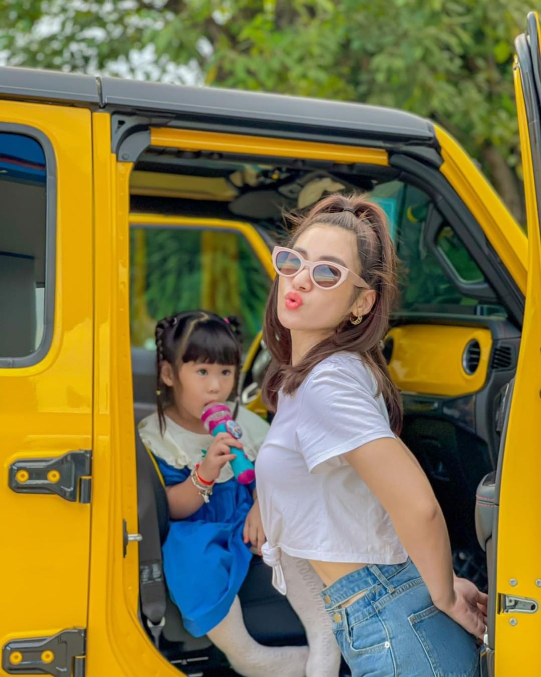 គង់ ចាន់ស្រីមុំ និង ម៉ូម៉ូ