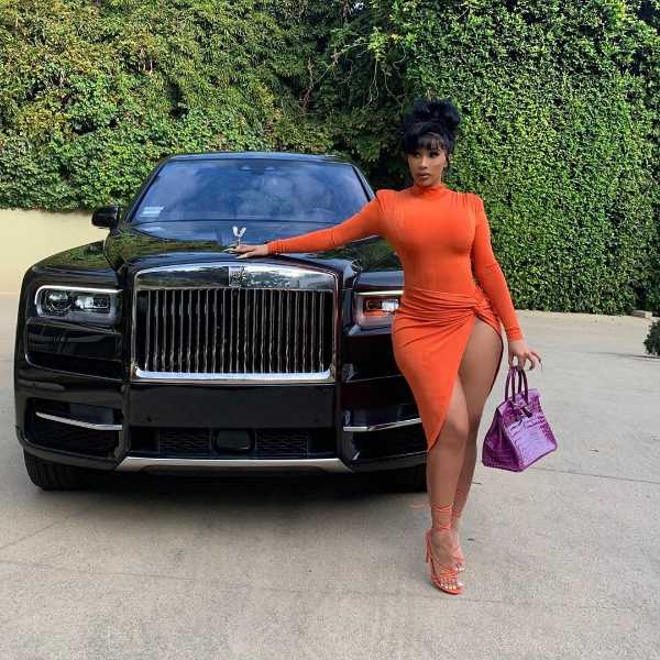 Cardi B ឡានរបស់នាង
