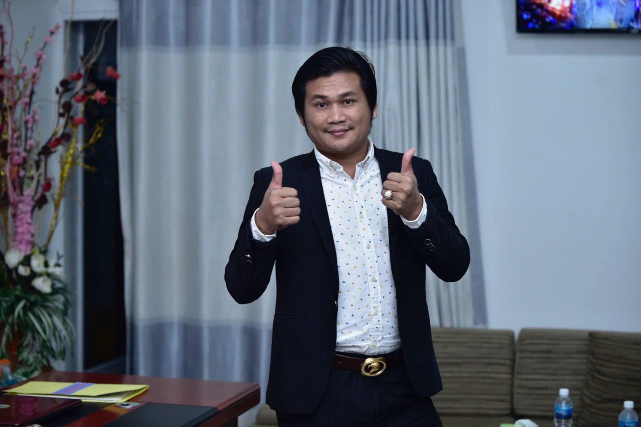 នាយ​&nbsp;ពាក់មី