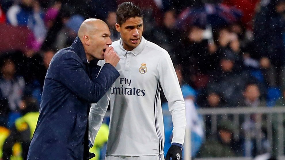 &nbsp; កីឡាករ&nbsp;Raphael Varane និង លោក Zinedine Zidane