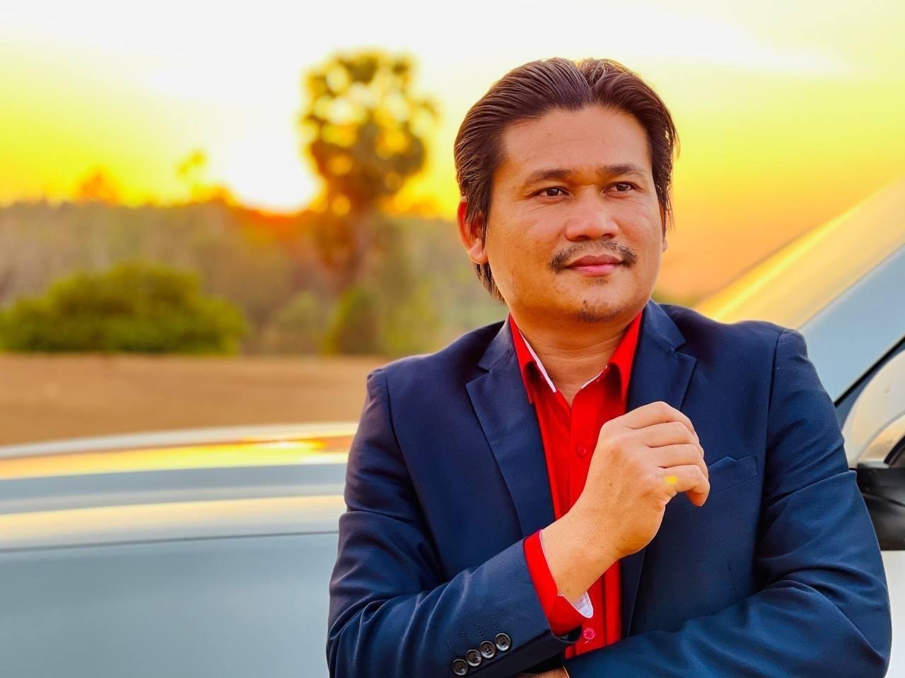 នាយពាក់មី