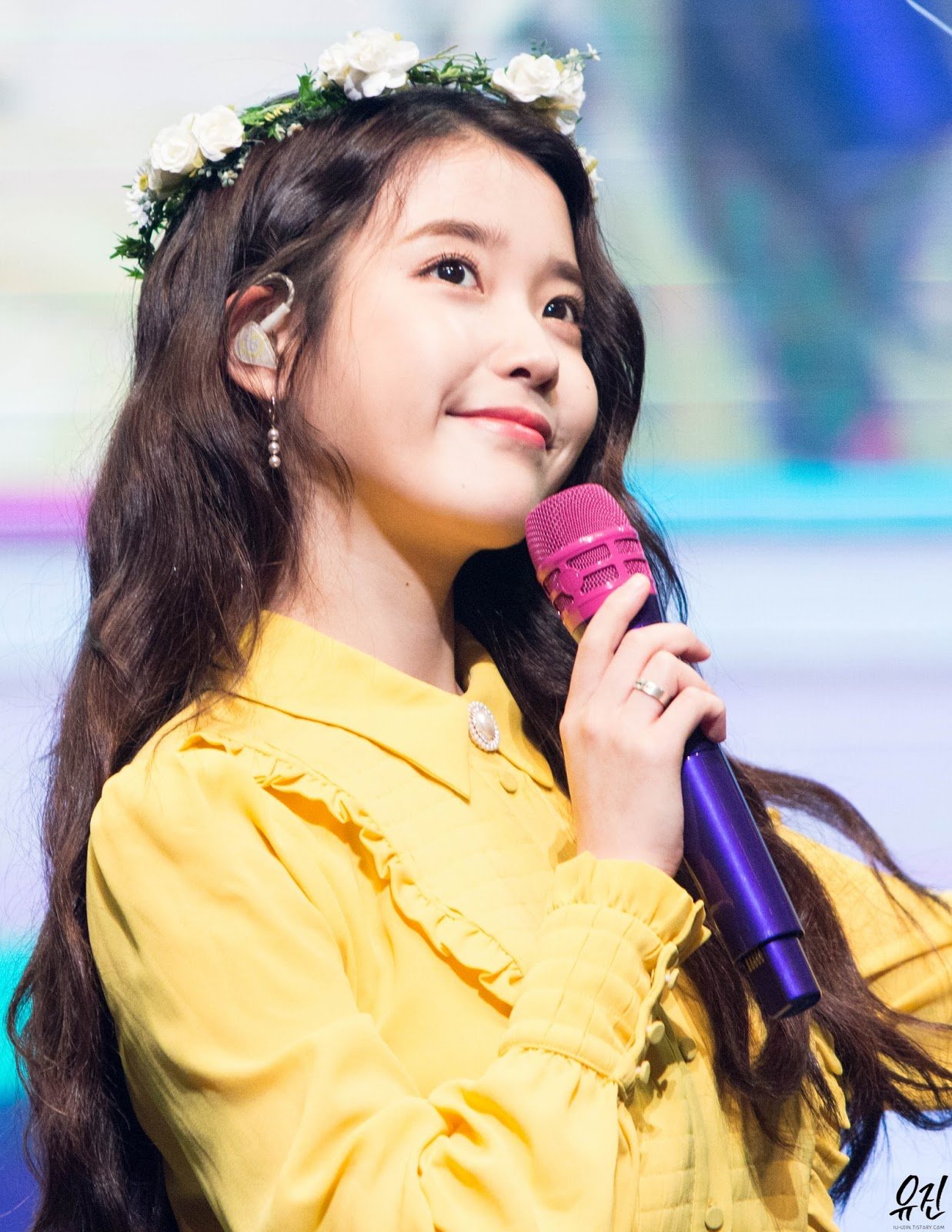 IU