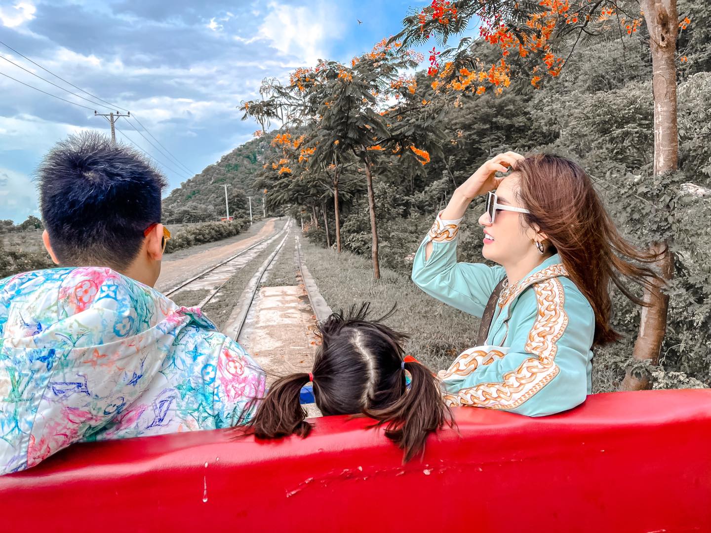 គង់ ចាន់ស្រីមុំ និងគ្រួសារ​