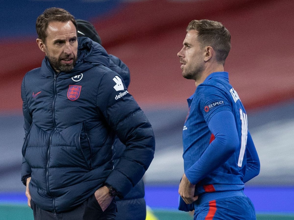 លោកគ្រូបង្វឹក Gareth Southgate និង&nbsp;ខ្សែបម្រើ&nbsp;Jordan Henderson&nbsp;