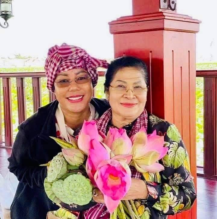 លោកជំទាវ ហ៊ុន ស៊ីណាត
