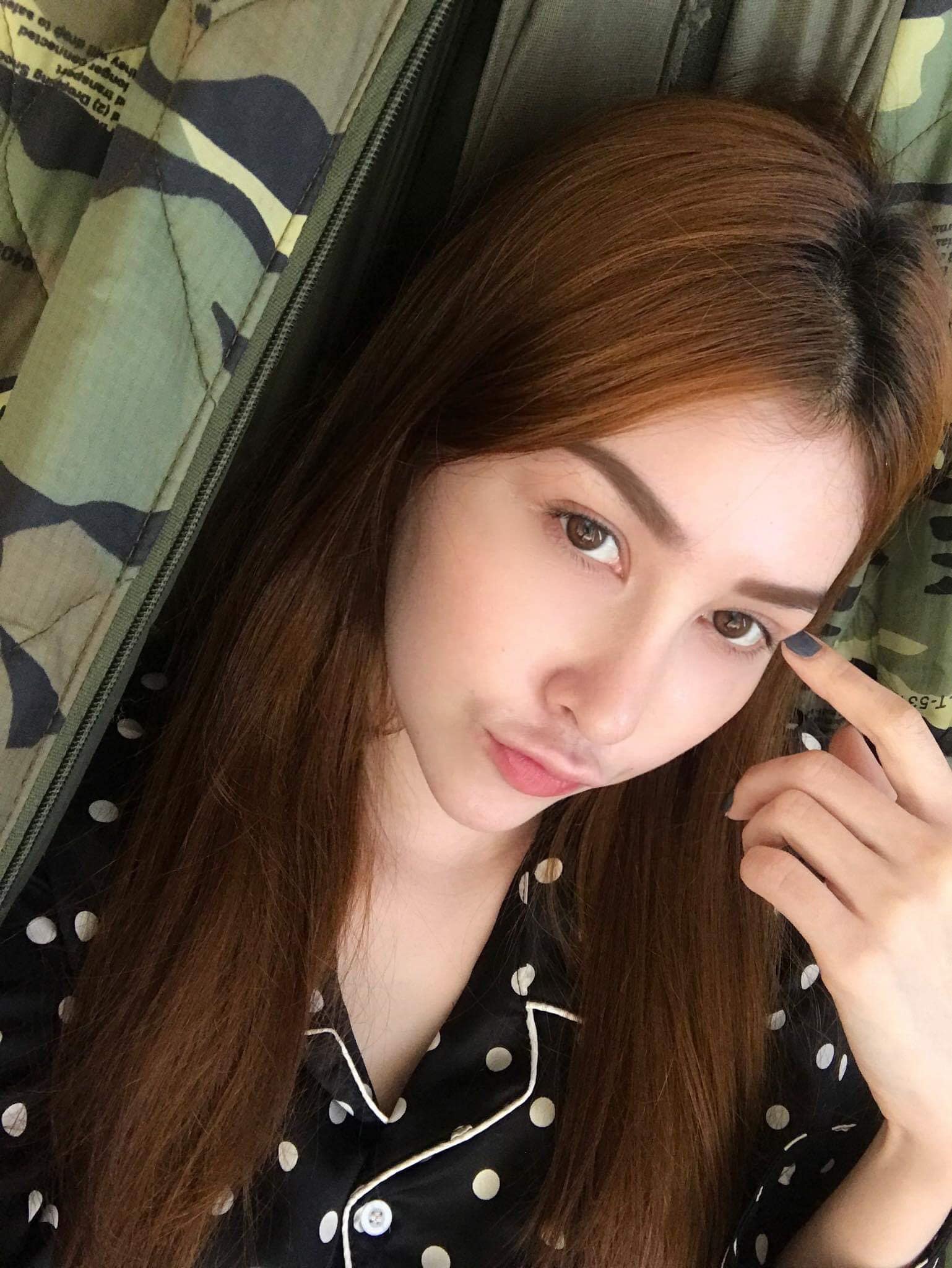 អ្នកនាង បេនីយុាំង