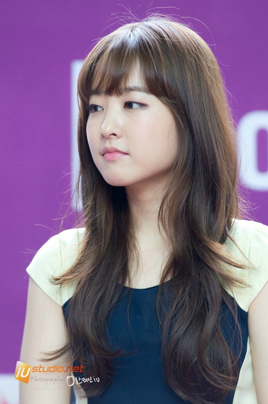 កញ្ញា Park Boyoung
