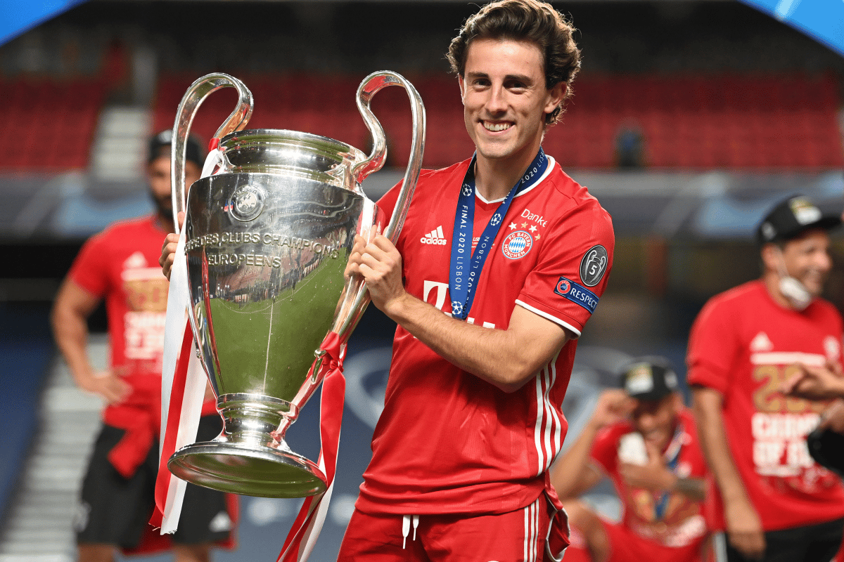 &nbsp; ខ្សែការពារ&nbsp;Álvaro Odriozola លេងនៅក្លិប&nbsp;Bayern Munich