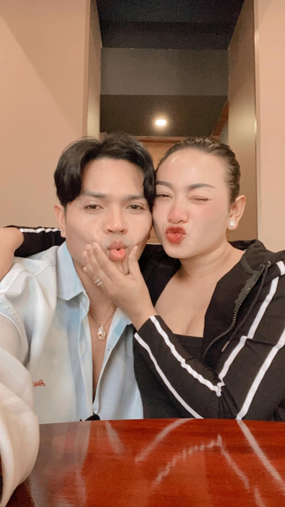 លោក ខេមរ: សិរីមន្ត និងភរិយា&nbsp;
