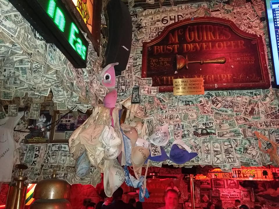 ទិដ្ឋភាពនៅក្នុងផាប់